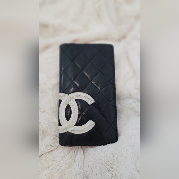 CHANEL Black Quilted Card Holder with Silver Logo - Picture 1 of 4